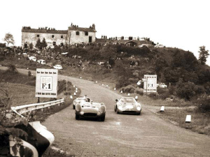 Il vecchio stradale del Mugello n una foto firmata da Nedo Coppini 