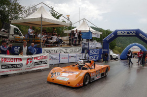 Aldo Pezzullo a Sarnano, su Lola a motore Dallara