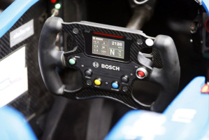 Il cockpit di una Dallara F312