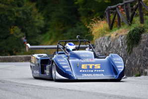 il pilota abruzzese Simone Di Fulvio, 