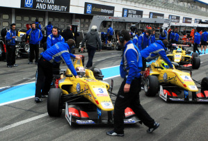 Giovinazzi nella pit-lane di Hockenheim