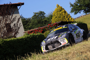  La Citroën Ds3 R5 guidata da Rudy Michelini, navigato dal locale Jacopo Innocenti in una foto del Rally degli Abeti