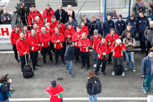 La squadra della Prema Powerteam sotto il podio dell'ultimo appuntamento dell'Euro F.3 2015